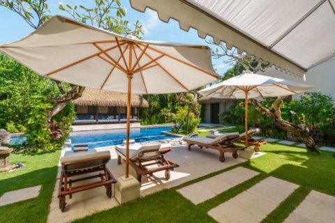 Вилла с 4 спальнями в Seminyak, Бадунг, Индонезия № 840 9