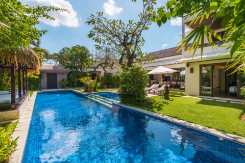 Вилла с 4 спальнями в Seminyak, Бадунг, Индонезия № 840