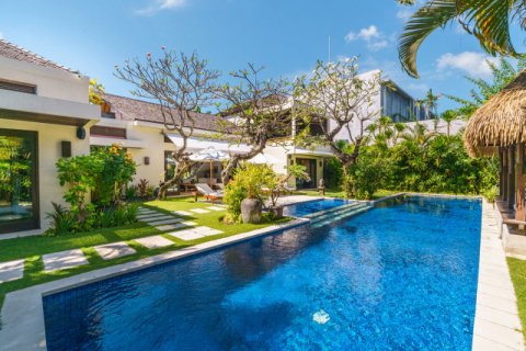 Вилла с 4 спальнями в Seminyak, Бадунг, Индонезия № 840 2