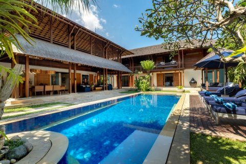Вилла с 5 спальнями в Seminyak, Бадунг, Индонезия № 836