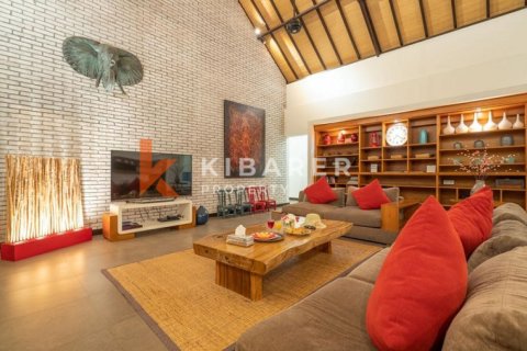 4 bedrooms Villa in Ungasan, Badung, Indonesia No. 11791 8