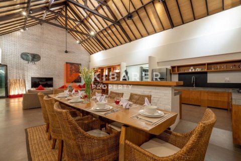 4 bedrooms Villa in Ungasan, Badung, Indonesia No. 11791 11
