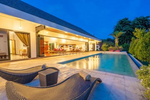 4 bedrooms Villa in Ungasan, Badung, Indonesia No. 11791 20