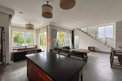 3 bedrooms Villa in Tibubeneng, Badung, Indonesia No. 11793 5