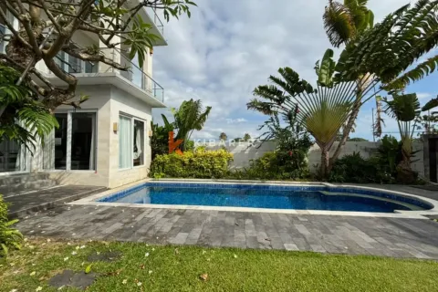 3 bedrooms Villa in Tibubeneng, Badung, Indonesia No. 11793 2
