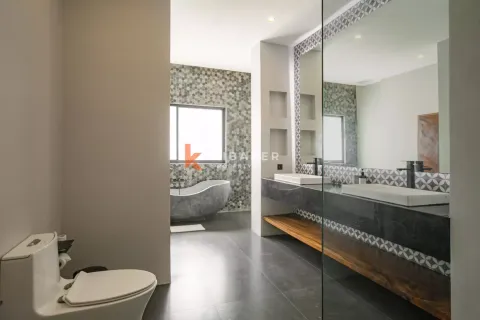 4 bedrooms Villa in Tibubeneng, Badung, Indonesia No. 13174 6
