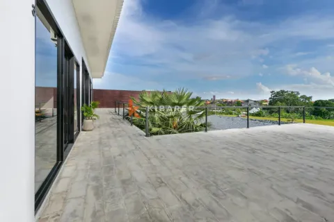 4 bedrooms Villa in Tibubeneng, Badung, Indonesia No. 13174 7