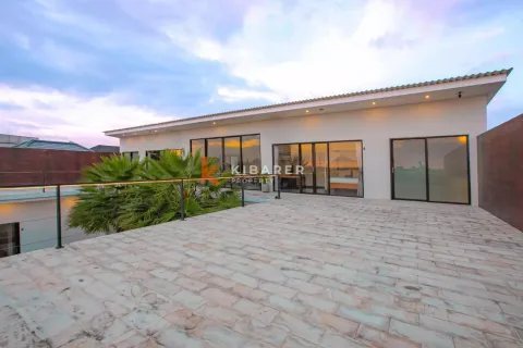 4 bedrooms Villa in Tibubeneng, Badung, Indonesia No. 13174 14