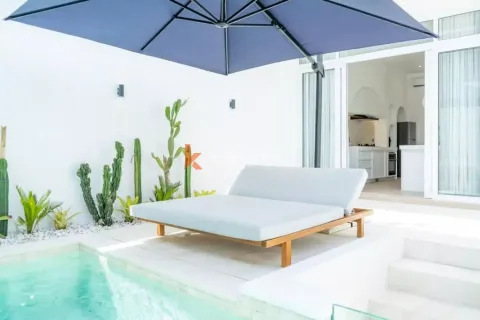 2 bedrooms Villa in Kuta, Badung, Indonesia No. 13173 4