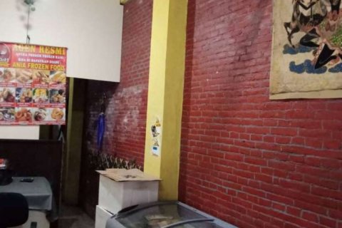 Магазин 67м2 в Dau, Маланг, Индонезия № 6790 3