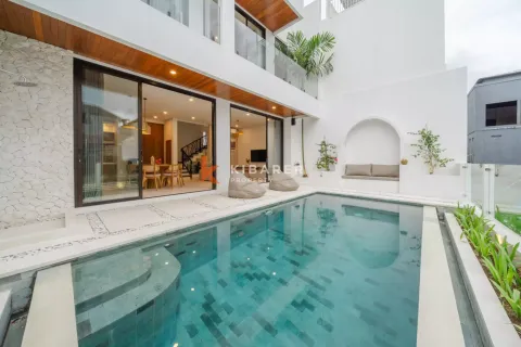 3 bedrooms Villa in Denpasar, Indonesia No. 11764