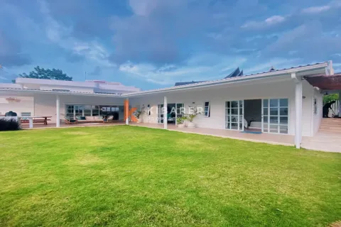 4 bedrooms Villa in South Kuta, Badung, Indonesia No. 11763 24