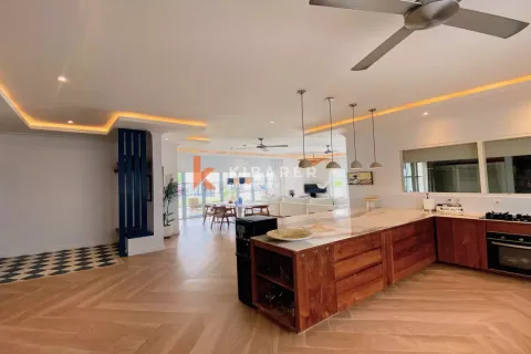 4 bedrooms Villa in South Kuta, Badung, Indonesia No. 11763 9