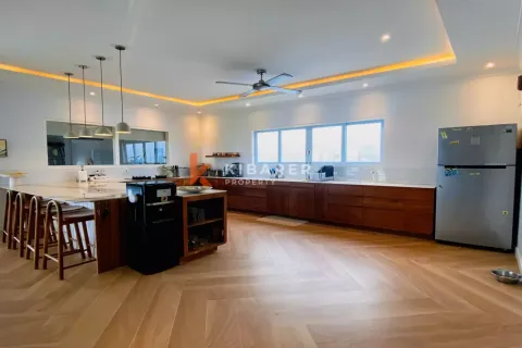 4 bedrooms Villa in South Kuta, Badung, Indonesia No. 11763 8