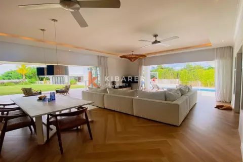 4 bedrooms Villa in South Kuta, Badung, Indonesia No. 11763 7