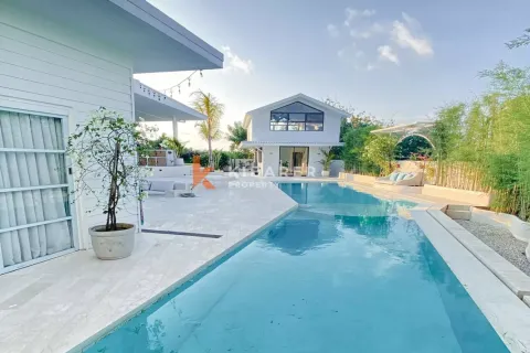 4 bedrooms Villa in South Kuta, Badung, Indonesia No. 11763 5