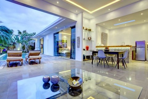 Вилла с 2 спальнями в Seminyak, Бадунг, Индонезия № 1700 2