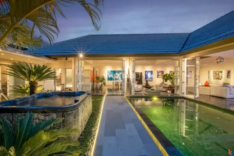 4 bedrooms Villa in South Denpasar, Denpasar, Indonesia No. 12609