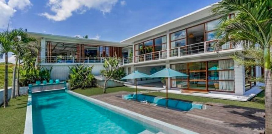 5 bedrooms Villa in Tabanan, Indonesia No. 10499