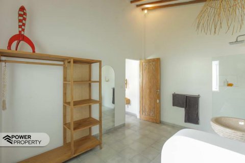 3 bedrooms Villa in South Kuta, Badung, Indonesia No. 8799 3