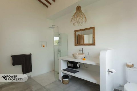 3 bedrooms Villa in South Kuta, Badung, Indonesia No. 8799 4