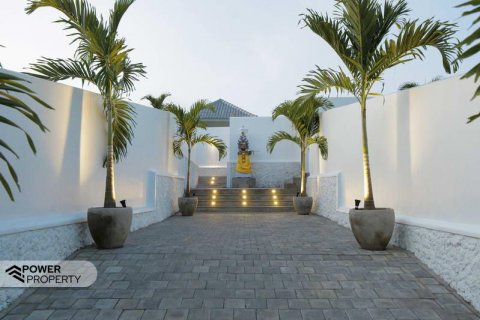 3 bedrooms Villa in South Kuta, Badung, Indonesia No. 8799 23
