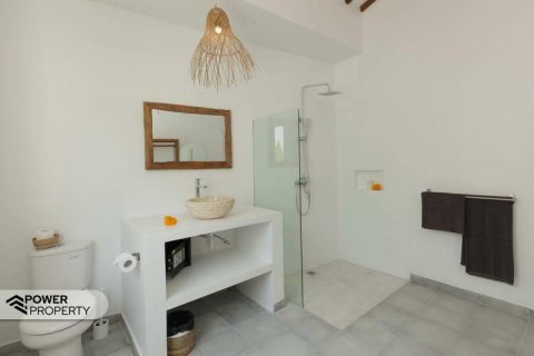 3 bedrooms Villa in South Kuta, Badung, Indonesia No. 8799 11