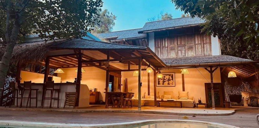 3 bedrooms Villa in South Kuta, Badung, Indonesia No. 8801