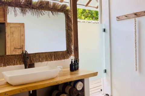 3 bedrooms Villa in South Kuta, Badung, Indonesia No. 8801 12