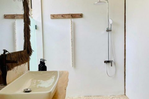 3 bedrooms Villa in South Kuta, Badung, Indonesia No. 8801 14