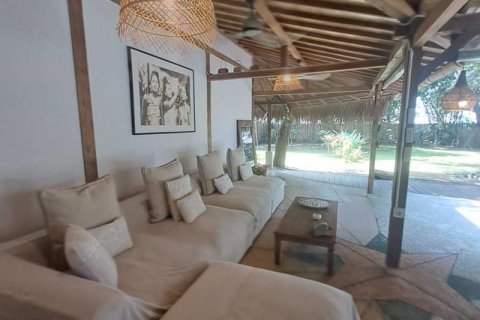 3 bedrooms Villa in South Kuta, Badung, Indonesia No. 8801 25