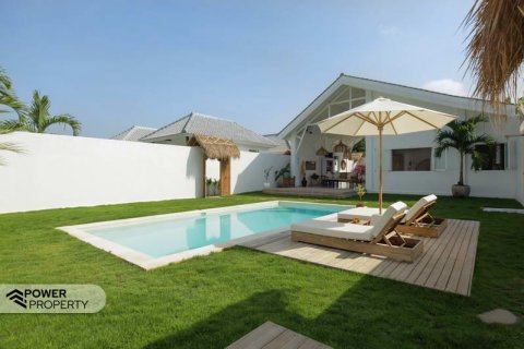 2 bedrooms Villa in South Kuta, Badung, Indonesia No. 8800 3
