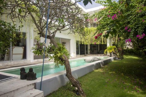 5 bedrooms Villa in Tampaksiring, Gianyar, Indonesia No. 8802 11