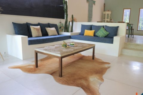2 bedrooms Villa in Denpasar, Indonesia No. 11636 11