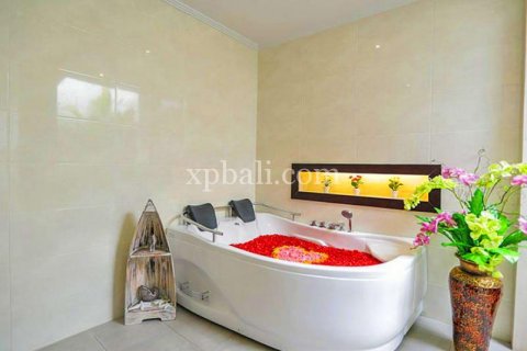 Вилла с 6 спальнями в Легиан, Kuta, Бадунг, Индонезия № 7904 10