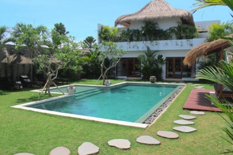 6 bedrooms Villa in Seminyak, Badung, Indonesia No. 715 20
