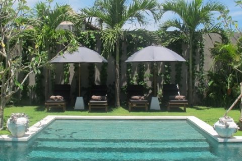 6 bedrooms Villa in Seminyak, Badung, Indonesia No. 715 2