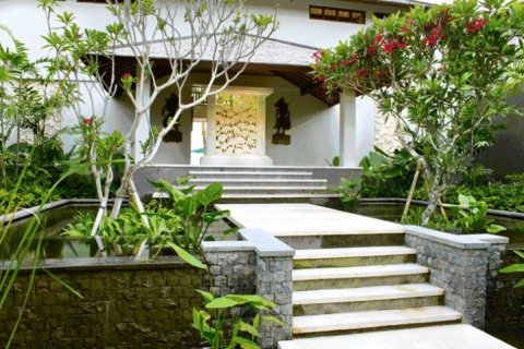 4 bedrooms Villa in Ketewel, Sukawati, Gianyar, Indonesia No. 720 2
