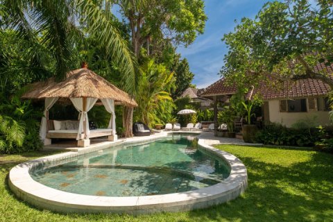 Вилла с 4 спальнями в Seminyak, Бадунг, Индонезия № 8900 2