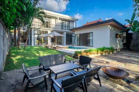 5 bedrooms Villa in Canggu, Badung, Indonesia No. 9063 2