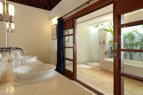 Вилла с 3 спальнями в Seminyak, Бадунг, Индонезия № 954 10