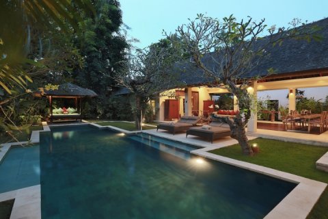 Вилла с 3 спальнями в Seminyak, Бадунг, Индонезия № 954 2