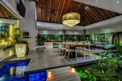 4 bedrooms Villa in Seminyak, Badung, Indonesia No. 951 4