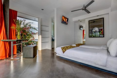 4 bedrooms Villa in Seminyak, Badung, Indonesia No. 951 16
