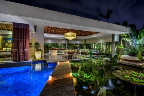 4 bedrooms Villa in Seminyak, Badung, Indonesia No. 951 26