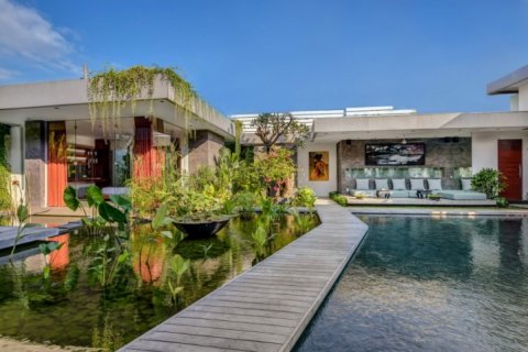4 bedrooms Villa in Seminyak, Badung, Indonesia No. 951 2