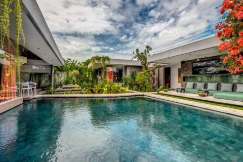4 bedrooms Villa in Seminyak, Badung, Indonesia No. 951 27