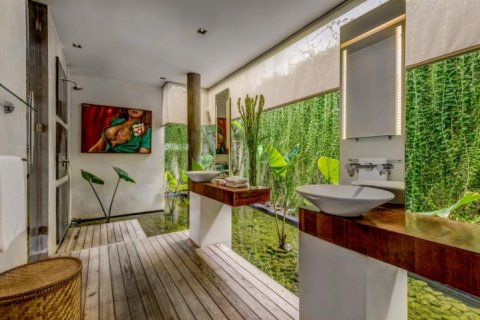4 bedrooms Villa in Seminyak, Badung, Indonesia No. 951 19