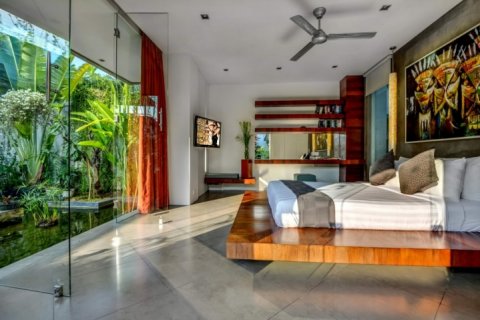 4 bedrooms Villa in Seminyak, Badung, Indonesia No. 951 14