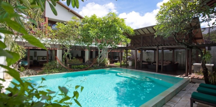 6 bedrooms Villa in South Denpasar, Denpasar, Indonesia No. 759